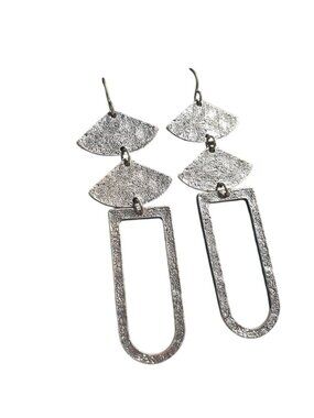 Silver Tone Dangle Earring Textured Fan Rectangular Modern Deco Drop Lightweight